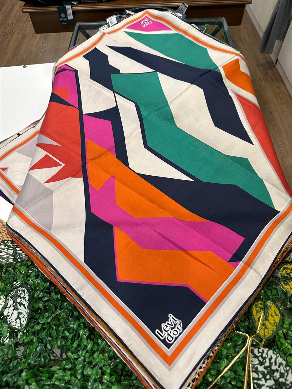 LEVİDOR ÖZEL SERİ % 100 İPEK TWİL EŞARP (NOSTALJİ)