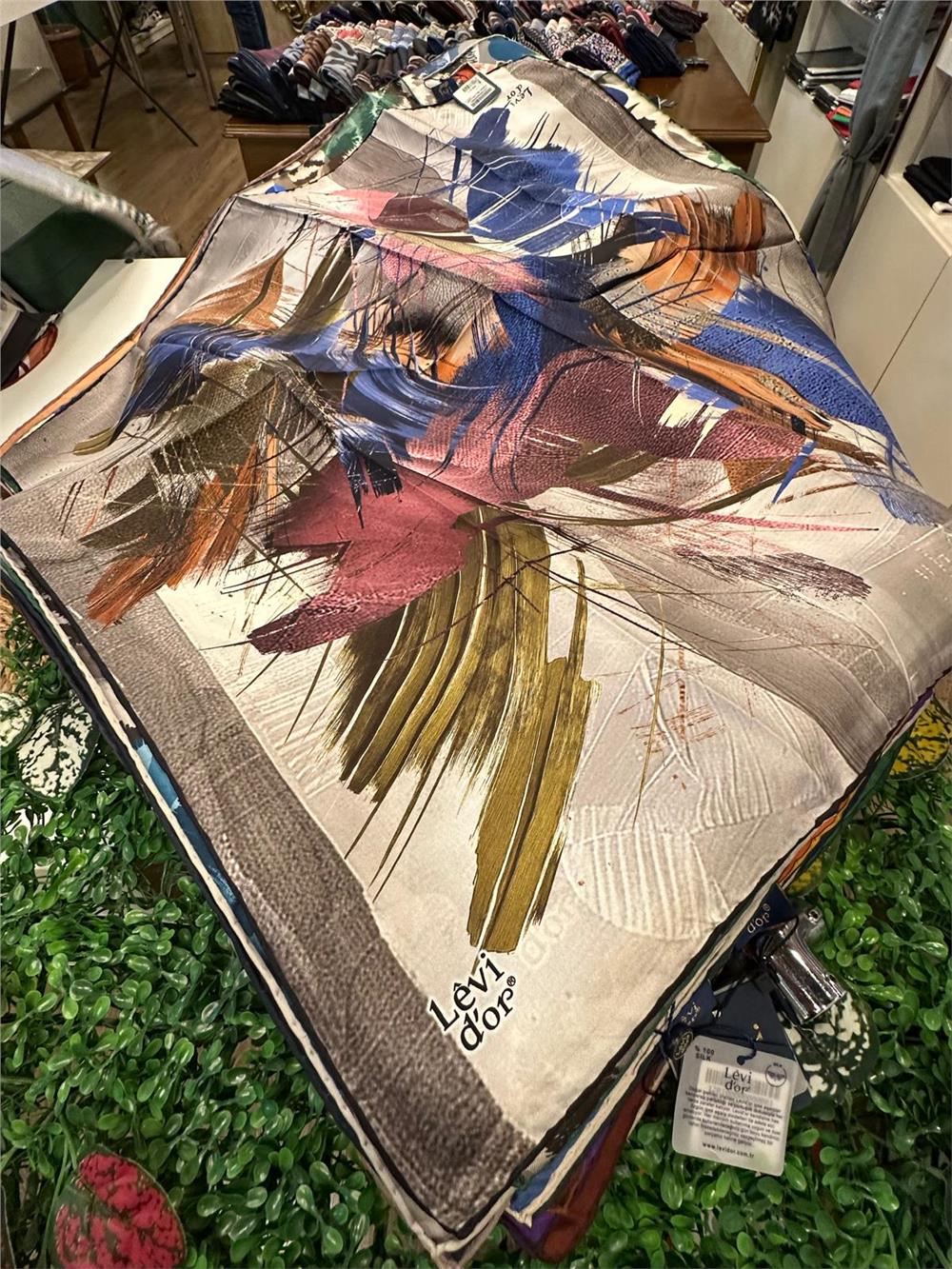 LEVİDOR ÖZEL SERİ % 100 İPEK TWİL EŞARP (NOSTALJİ)