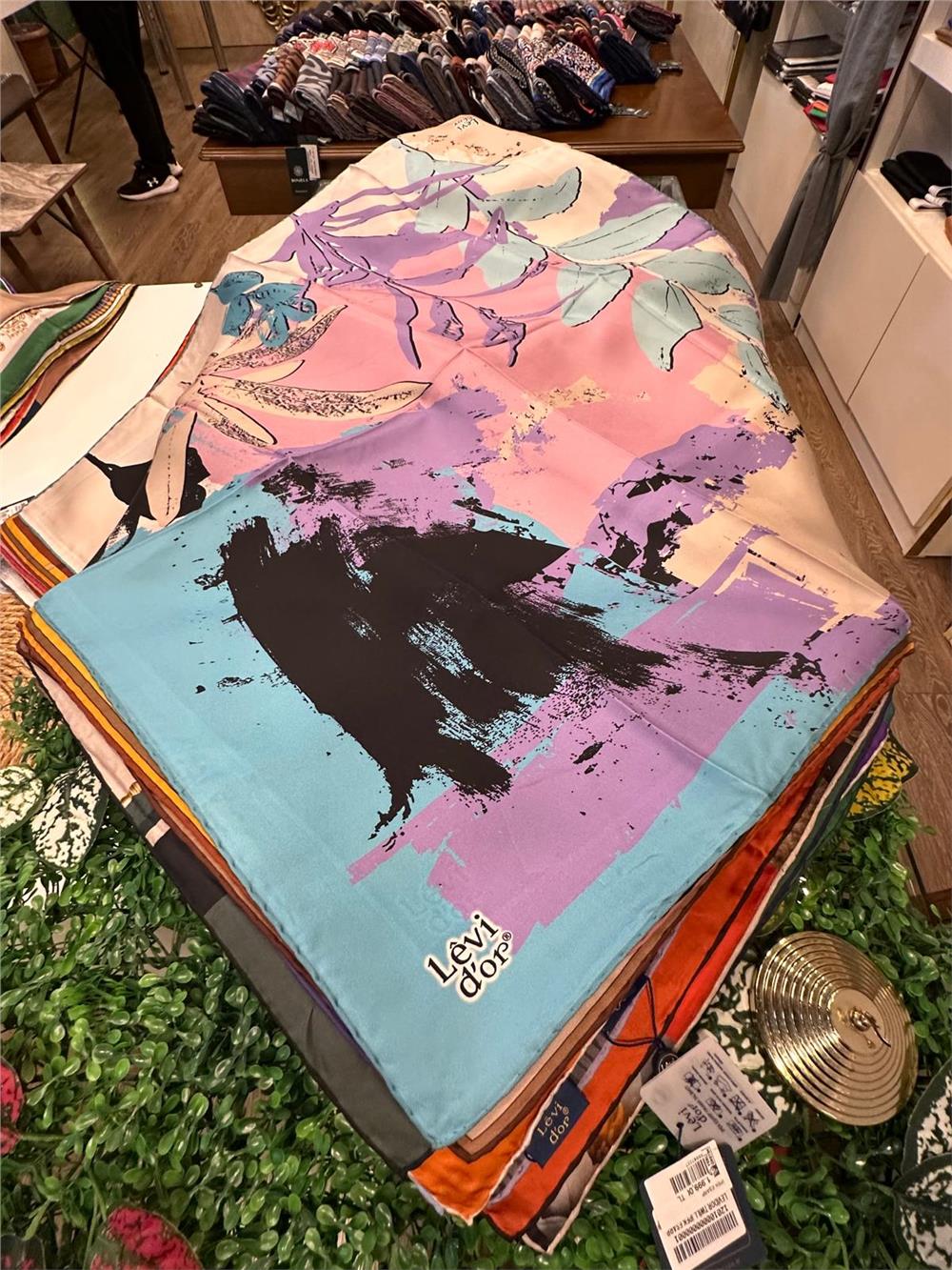 LEVİDOR ÖZEL SERİ % 100 İPEK TWİL EŞARP (NOSTALJİ)