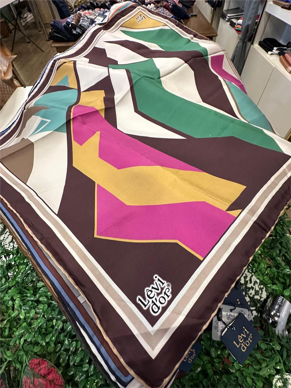 LEVİDOR ÖZEL SERİ % 100 İPEK TWİL EŞARP (NOSTALJİ)