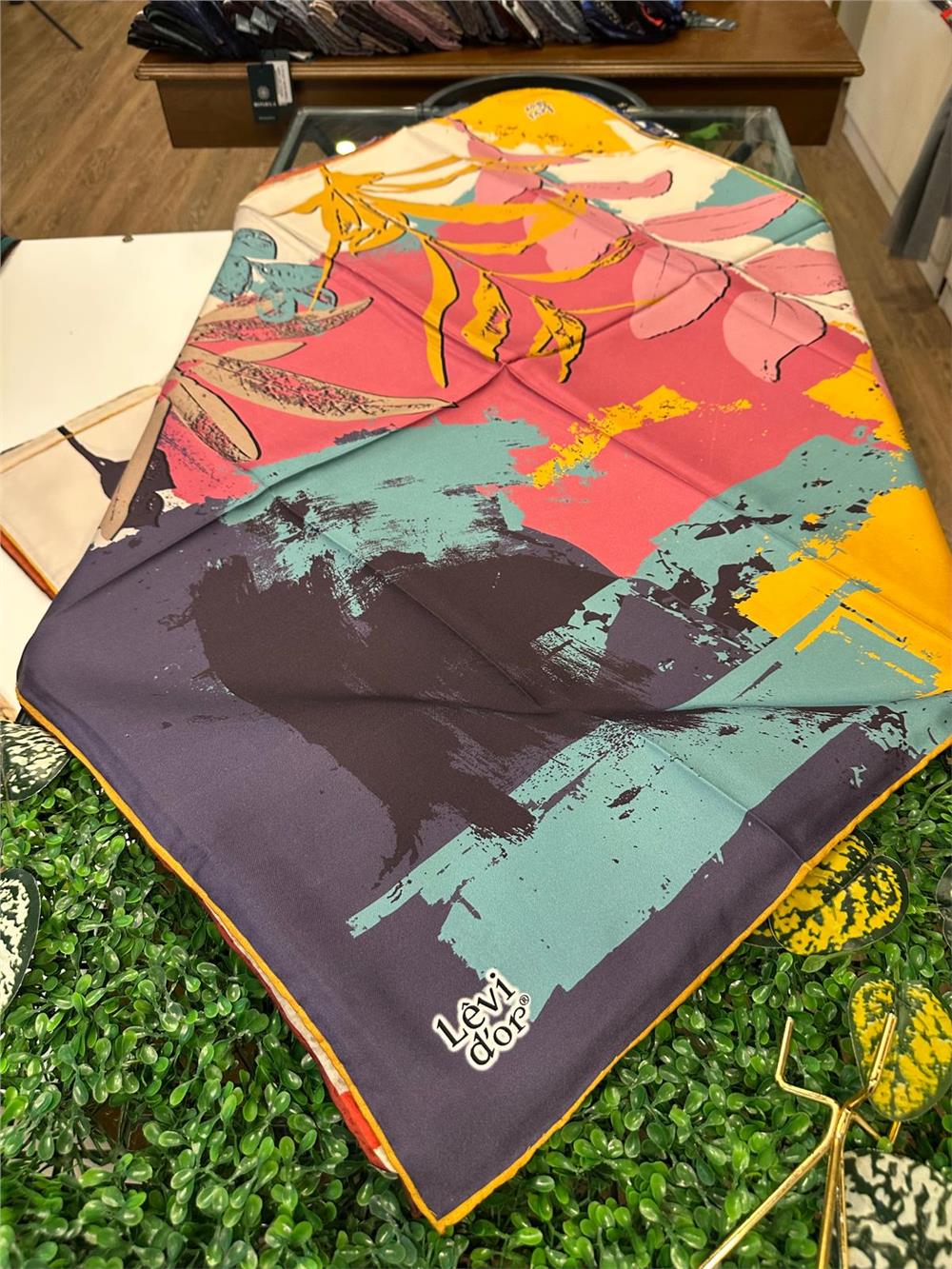 LEVİDOR ÖZEL SERİ % 100 İPEK TWİL EŞARP (NOSTALJİ)