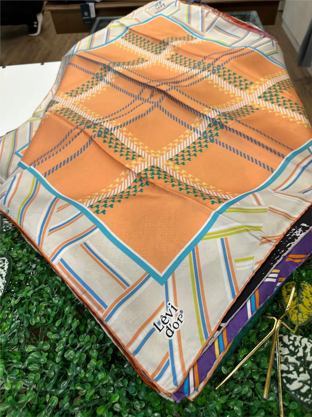 LEVİDOR ÖZEL SERİ % 100 İPEK TWİL EŞARP (NOSTALJİ)