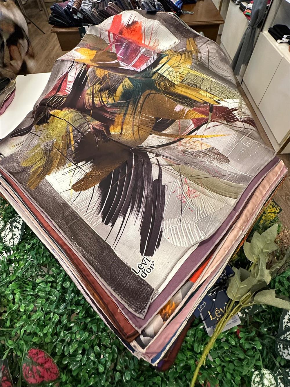 LEVİDOR ÖZEL SERİ % 100 İPEK TWİL EŞARP (NOSTALJİ)