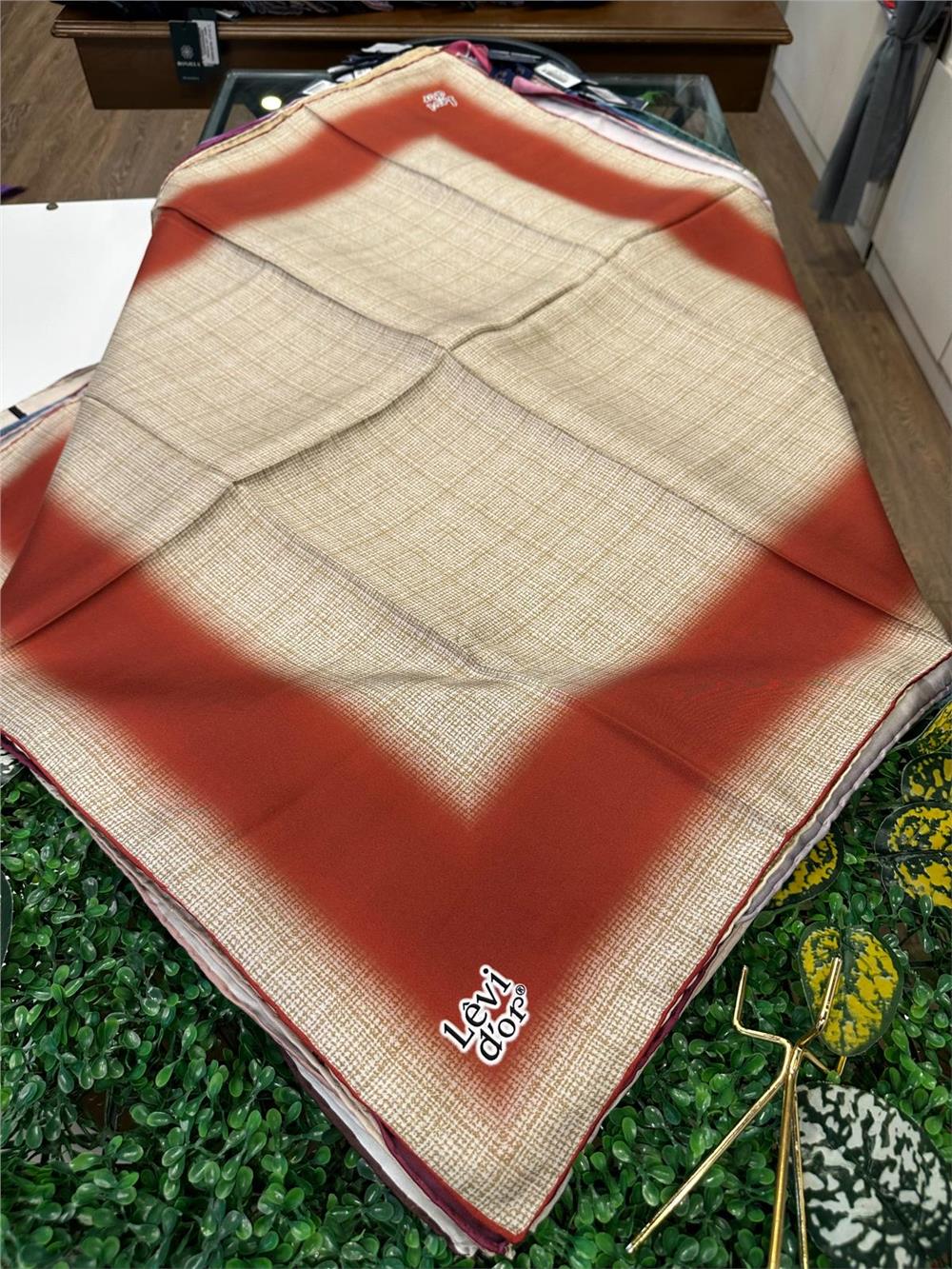 LEVİDOR ÖZEL SERİ % 100 İPEK TWİL EŞARP (NOSTALJİ)