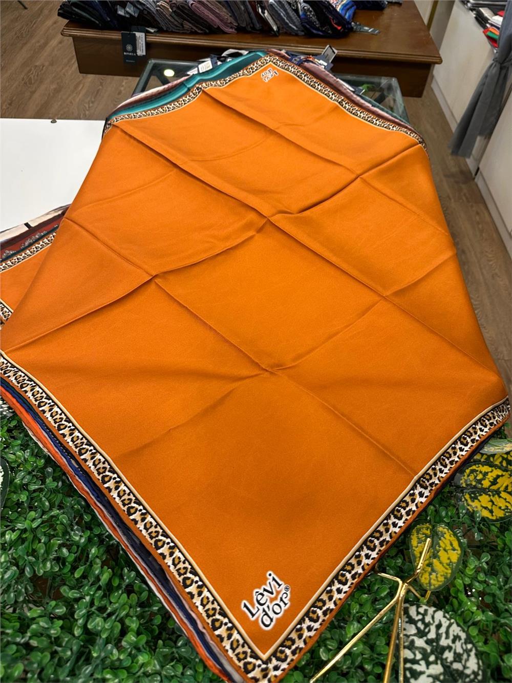 LEVİDOR ÖZEL SERİ % 100 İPEK TWİL EŞARP (NOSTALJİ)