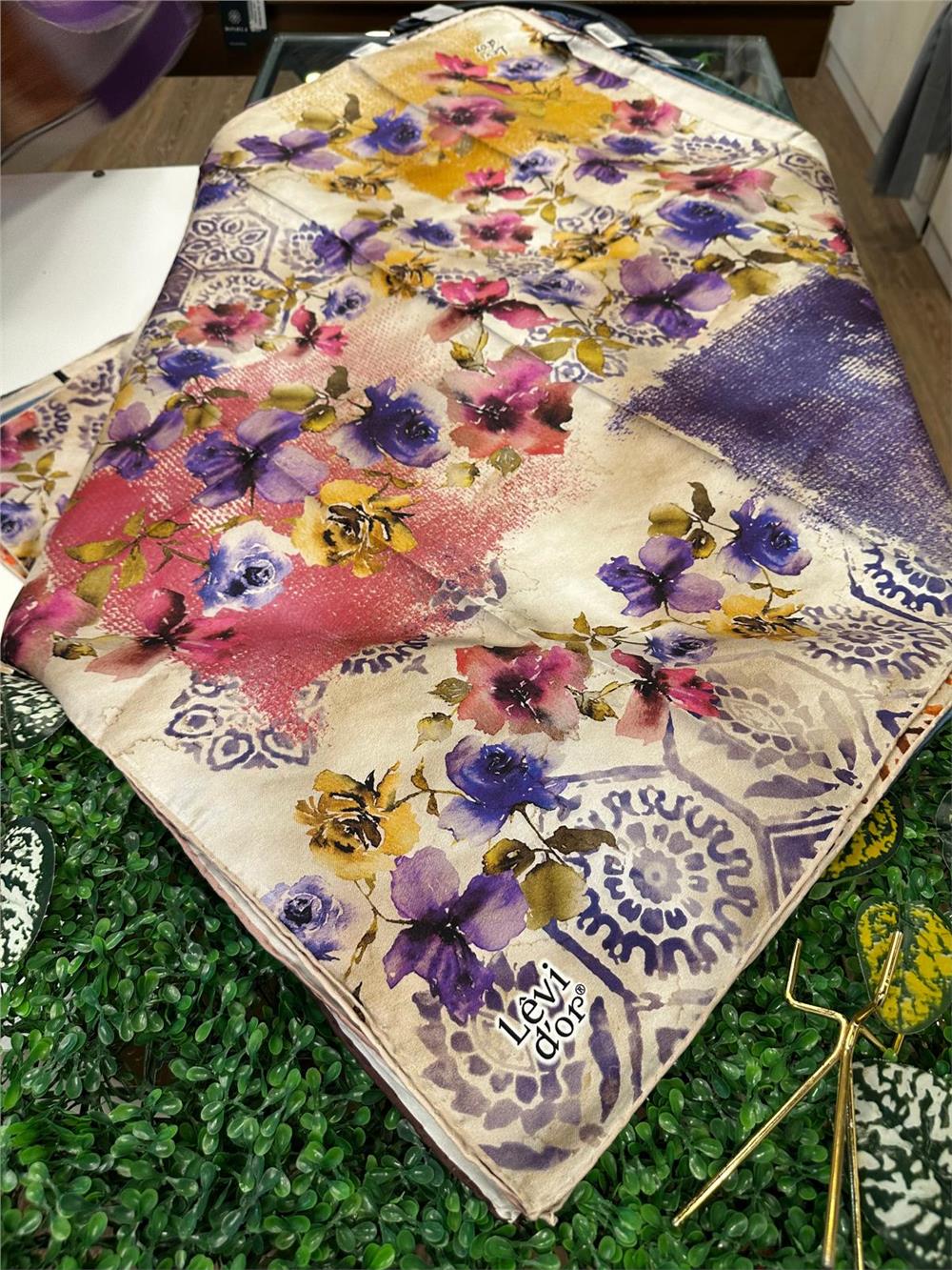 LEVİDOR ÖZEL SERİ % 100 İPEK TWİL EŞARP (NOSTALJİ)