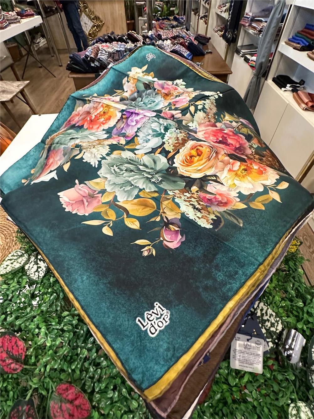 LEVİDOR ÖZEL SERİ % 100 İPEK TWİL EŞARP (NOSTALJİ)