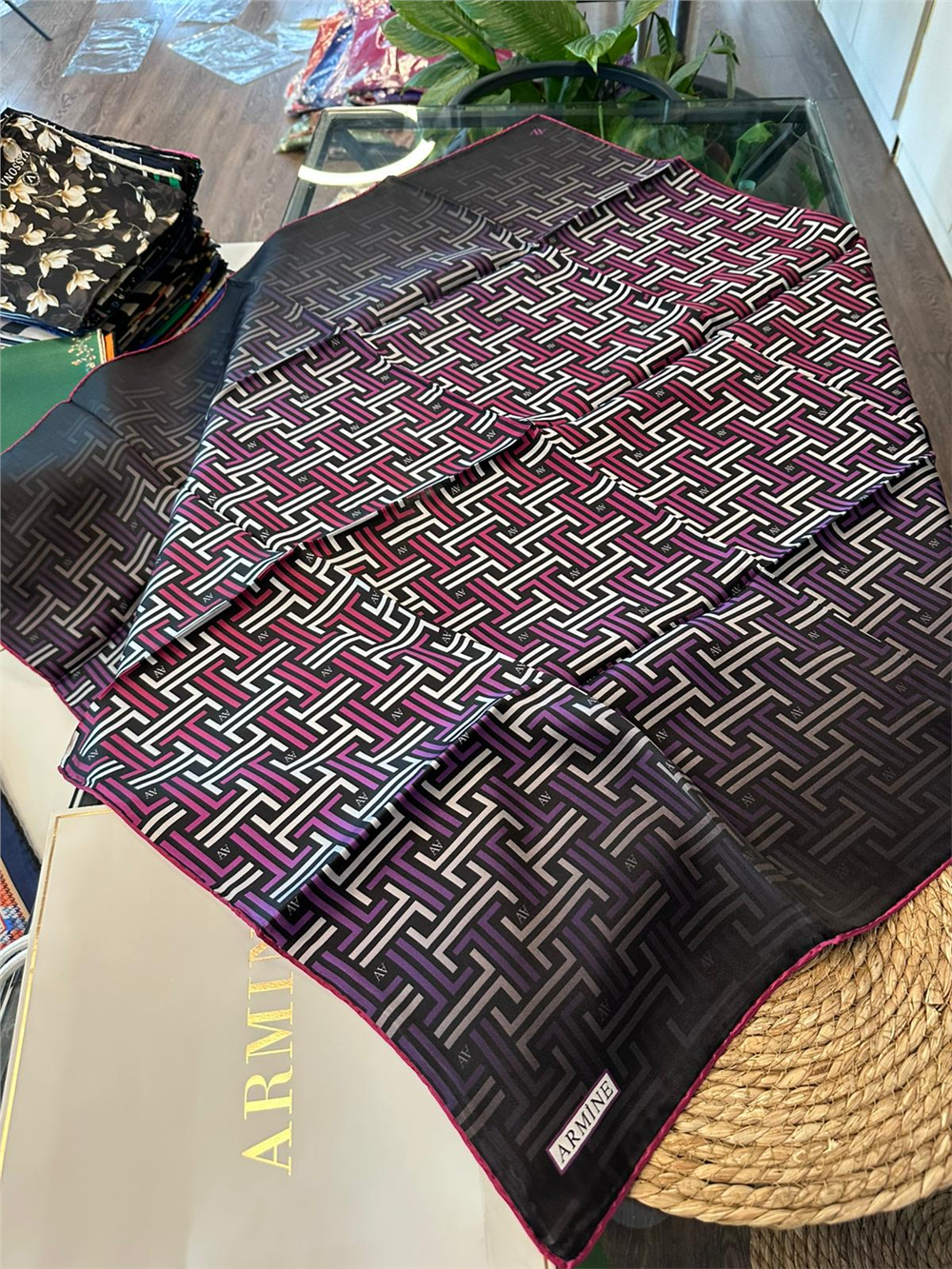 ARMİNE  %100 İPEK SURA EŞARP