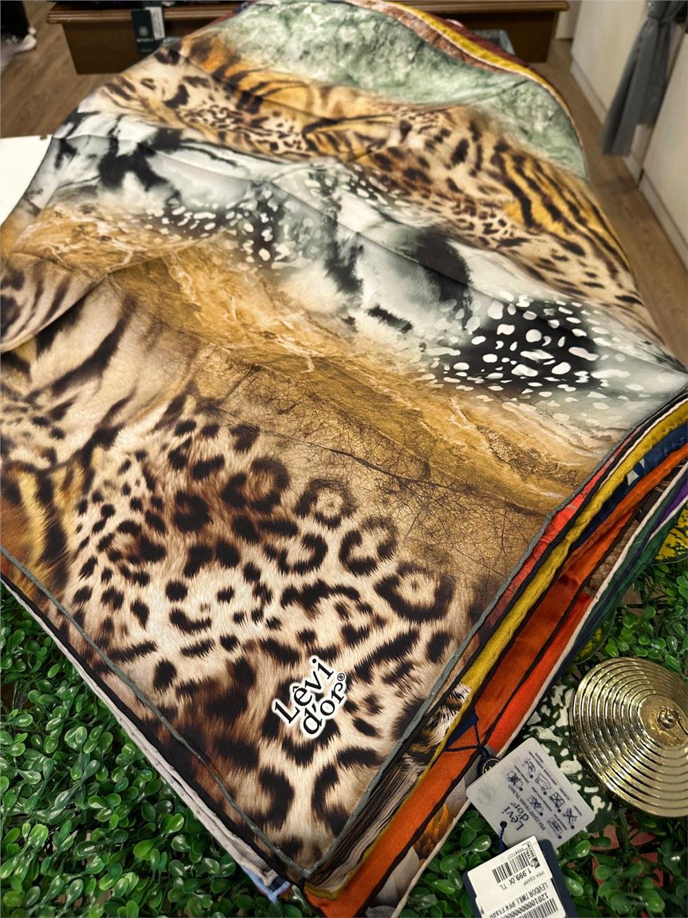 LEVİDOR ÖZEL SERİ % 100 İPEK TWİL EŞARP (NOSTALJİ)