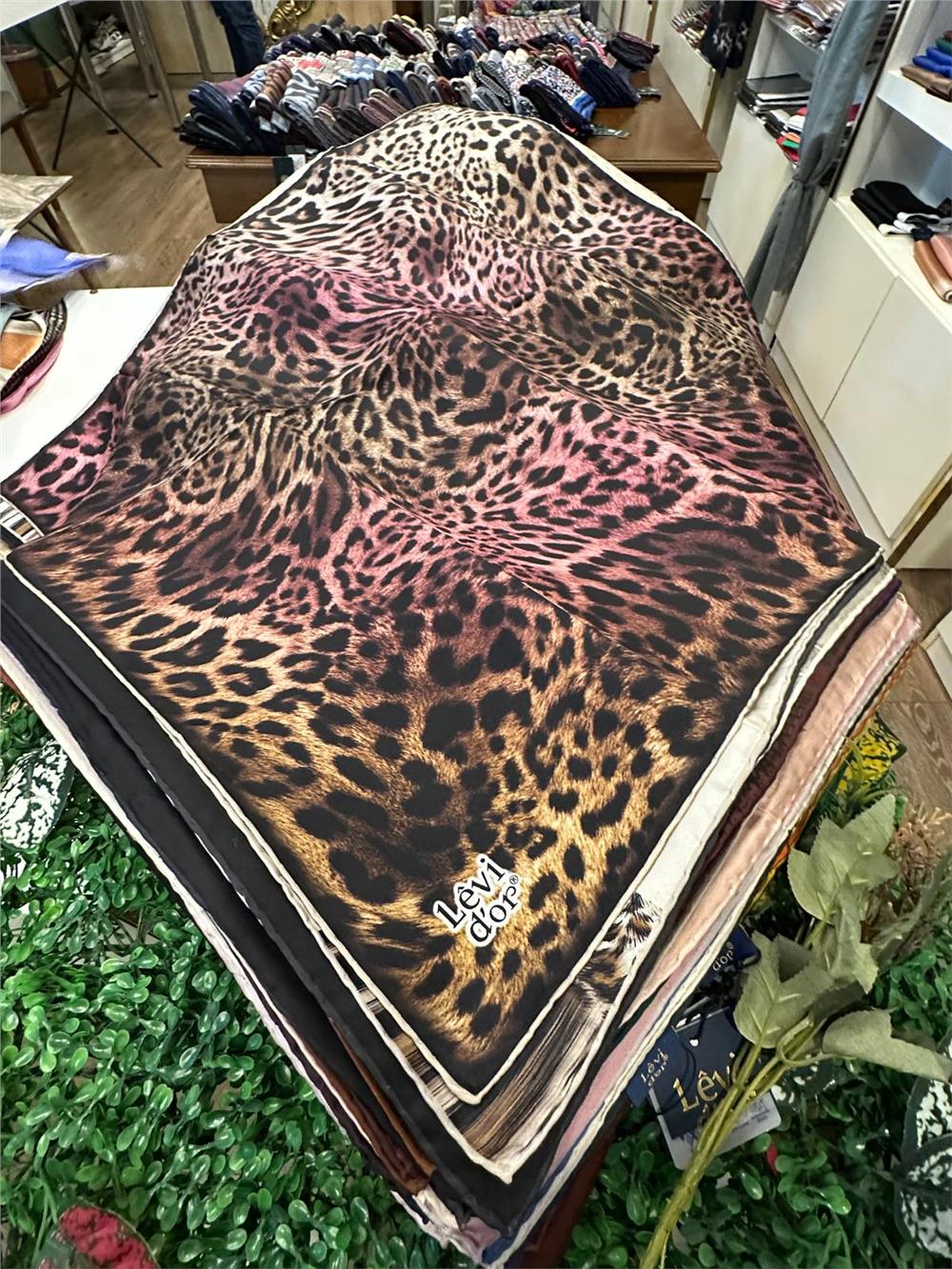 LEVİDOR ÖZEL SERİ % 100 İPEK TWİL EŞARP (NOSTALJİ)