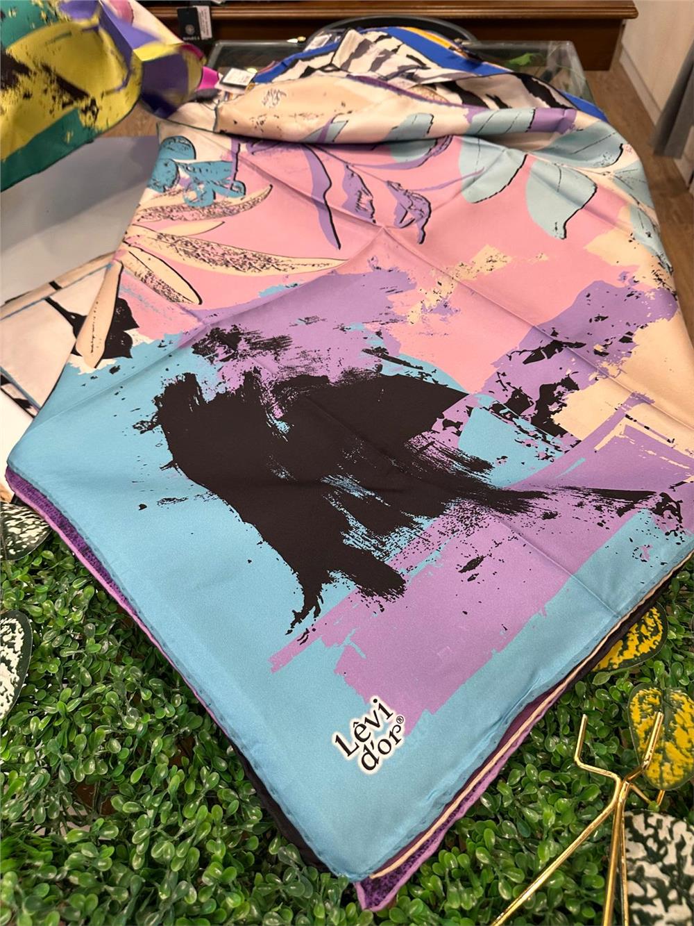 LEVİDOR ÖZEL SERİ % 100 İPEK TWİL EŞARP (NOSTALJİ)