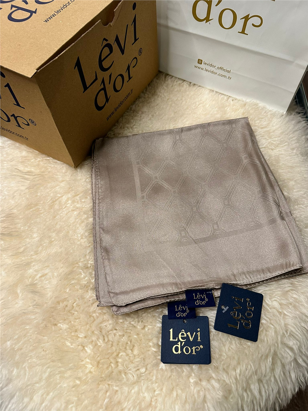 LEVİDOR İTHAL JAKAR EŞARP