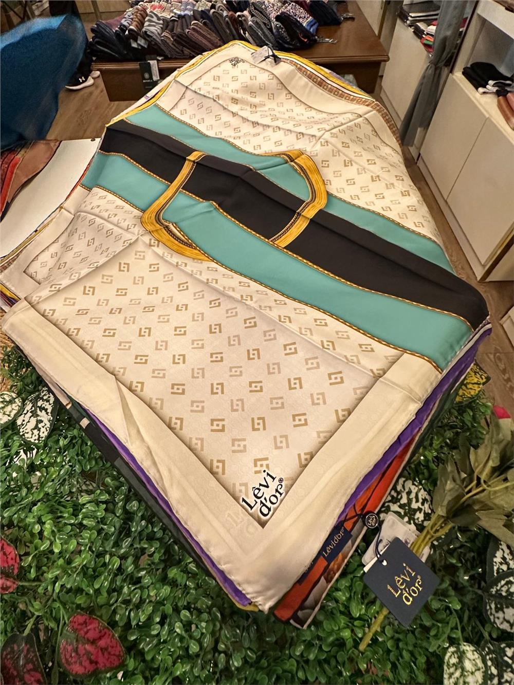 LEVİDOR ÖZEL SERİ % 100 İPEK TWİL EŞARP (NOSTALJİ)