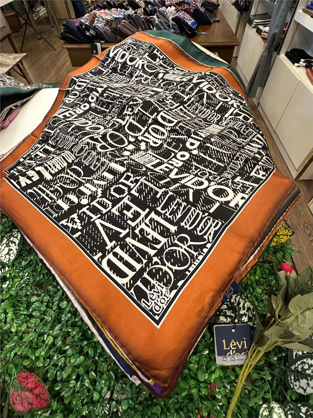 LEVİDOR ÖZEL SERİ % 100 İPEK TWİL EŞARP (NOSTALJİ)