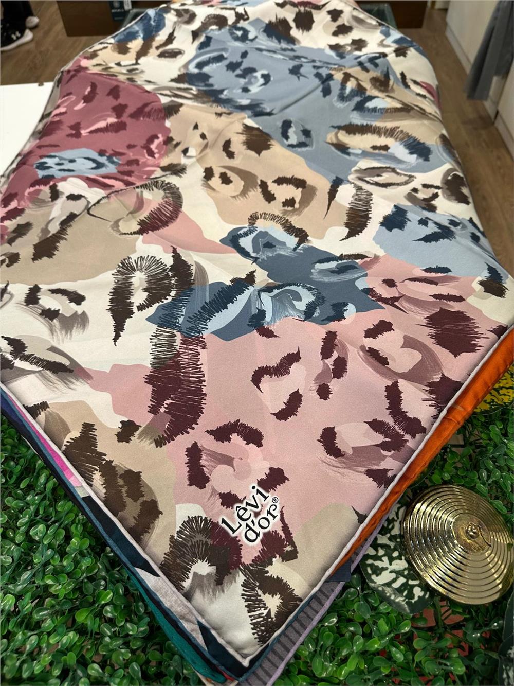 LEVİDOR ÖZEL SERİ % 100 İPEK TWİL EŞARP (NOSTALJİ)