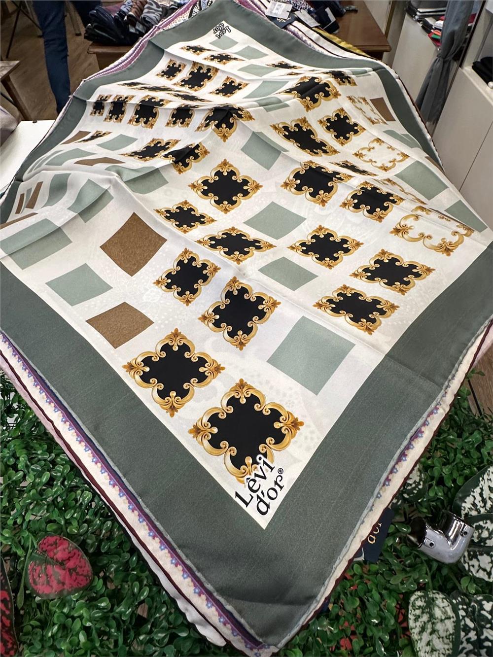 LEVİDOR ÖZEL SERİ % 100 İPEK TWİL EŞARP (NOSTALJİ)