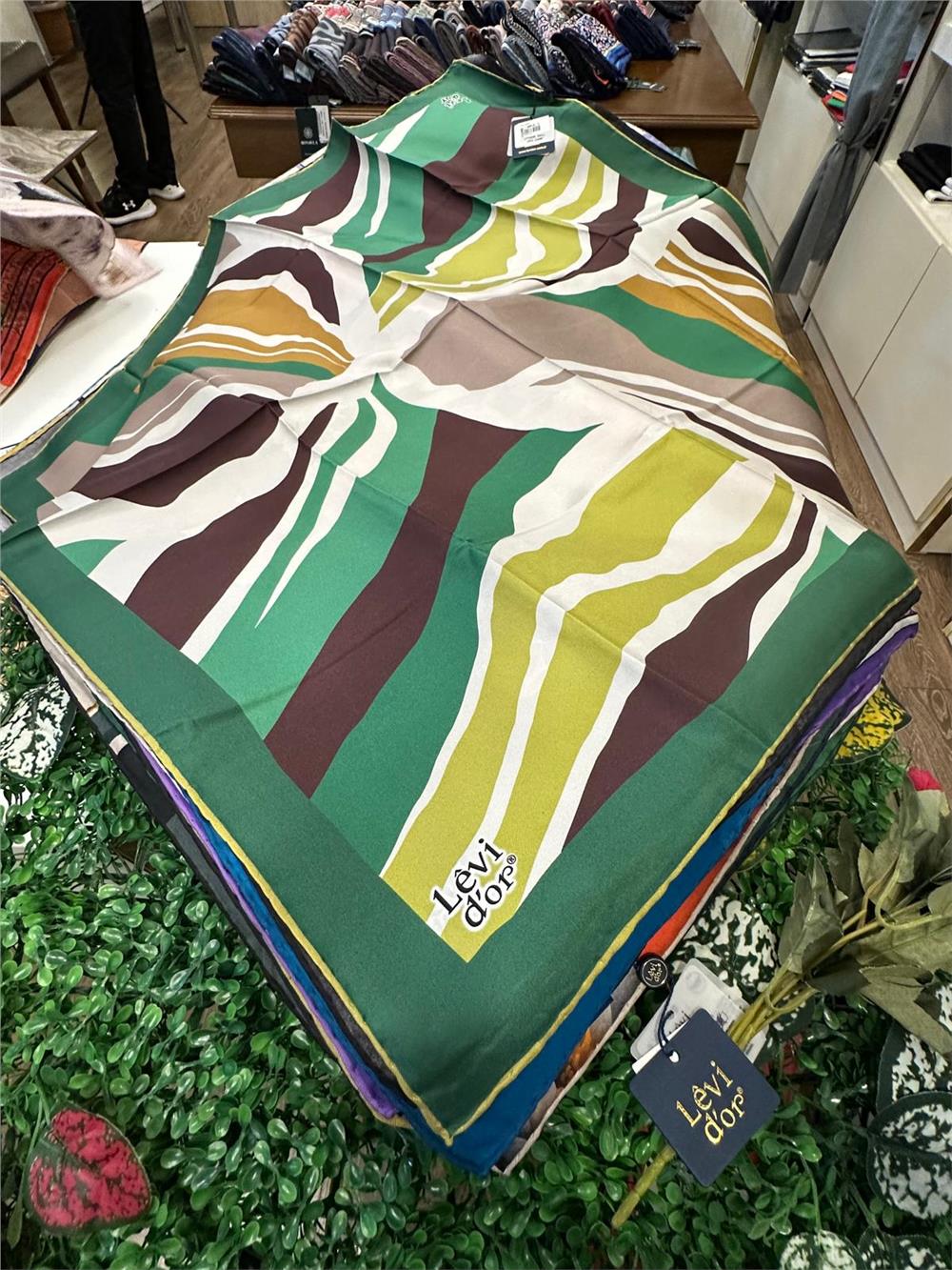 LEVİDOR ÖZEL SERİ % 100 İPEK TWİL EŞARP (NOSTALJİ)