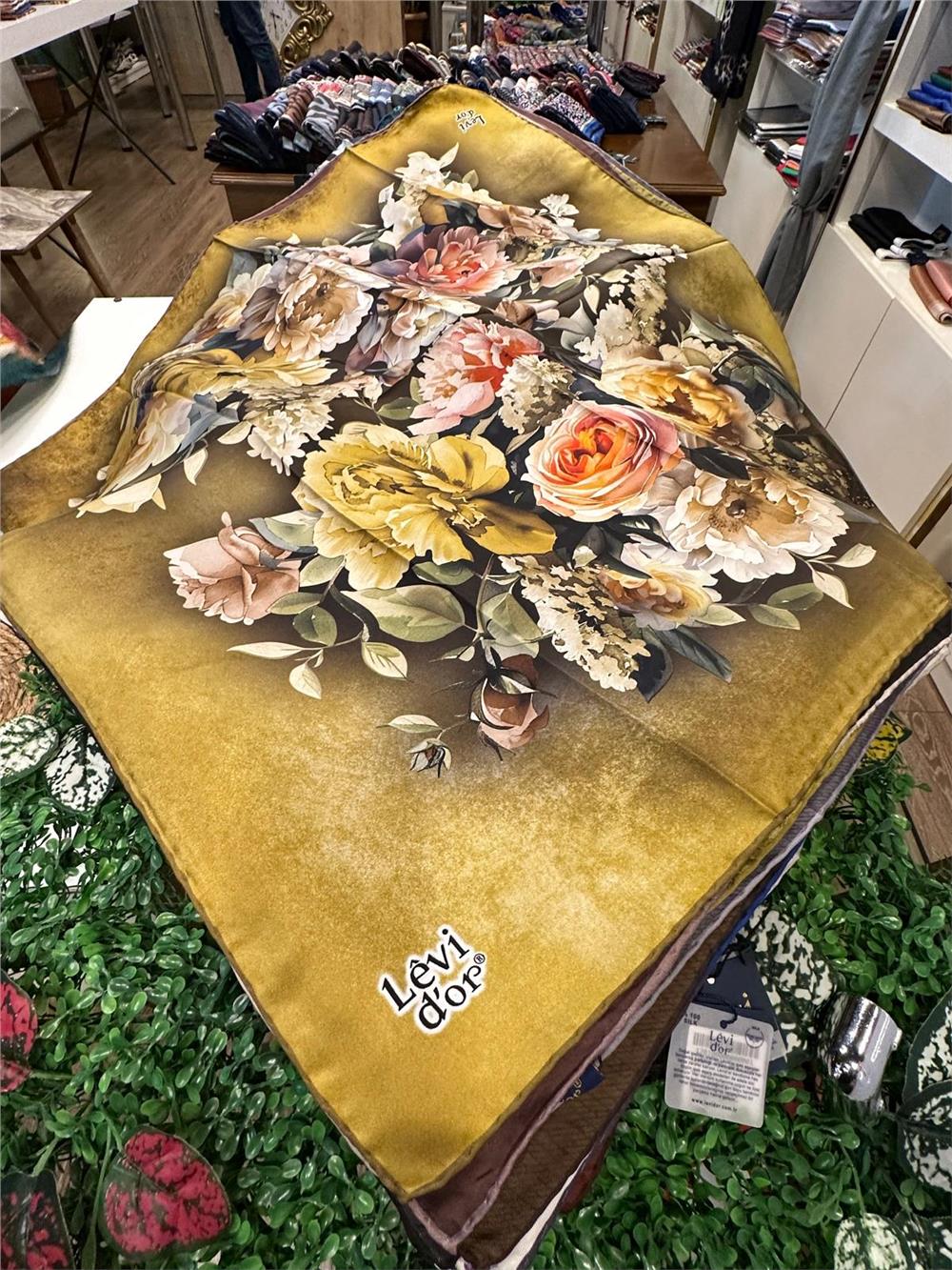 LEVİDOR ÖZEL SERİ % 100 İPEK TWİL EŞARP (NOSTALJİ)