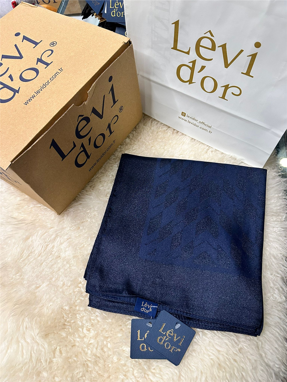 LEVİDOR İTHAL JAKAR EŞARP