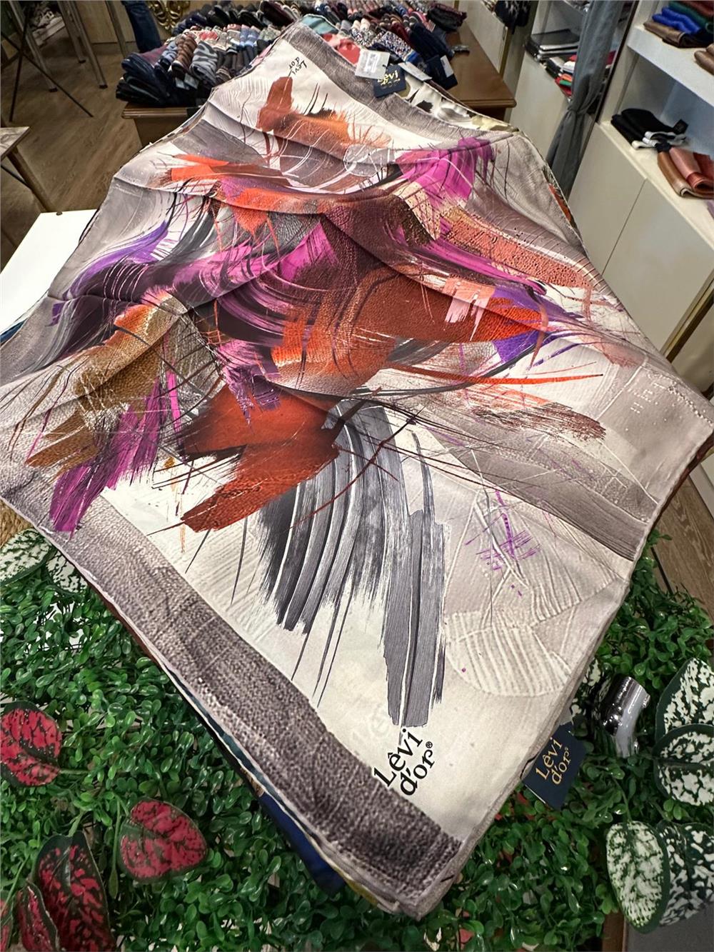 LEVİDOR ÖZEL SERİ % 100 İPEK TWİL EŞARP (NOSTALJİ)