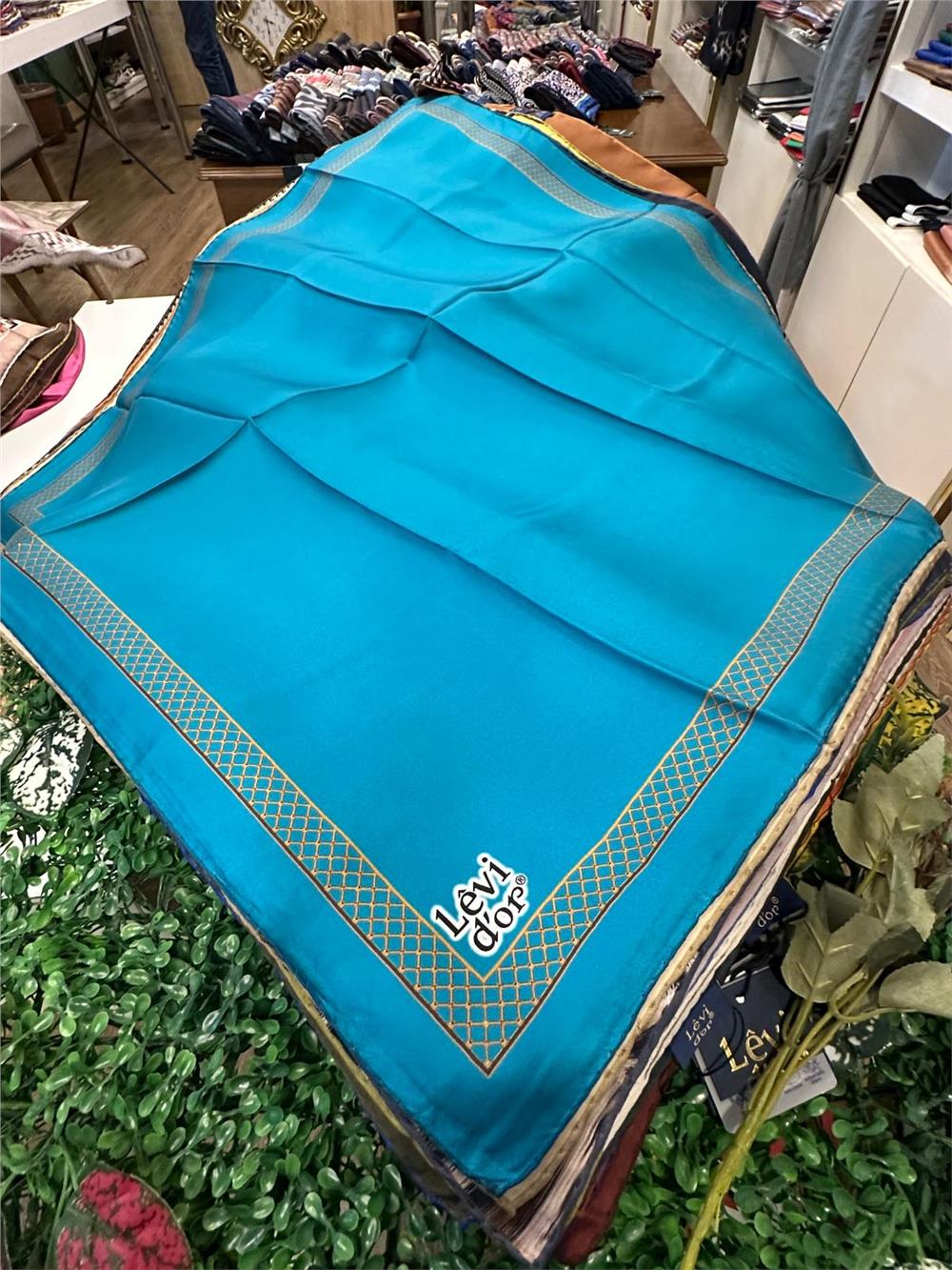 LEVİDOR ÖZEL SERİ % 100 İPEK TWİL EŞARP (NOSTALJİ)