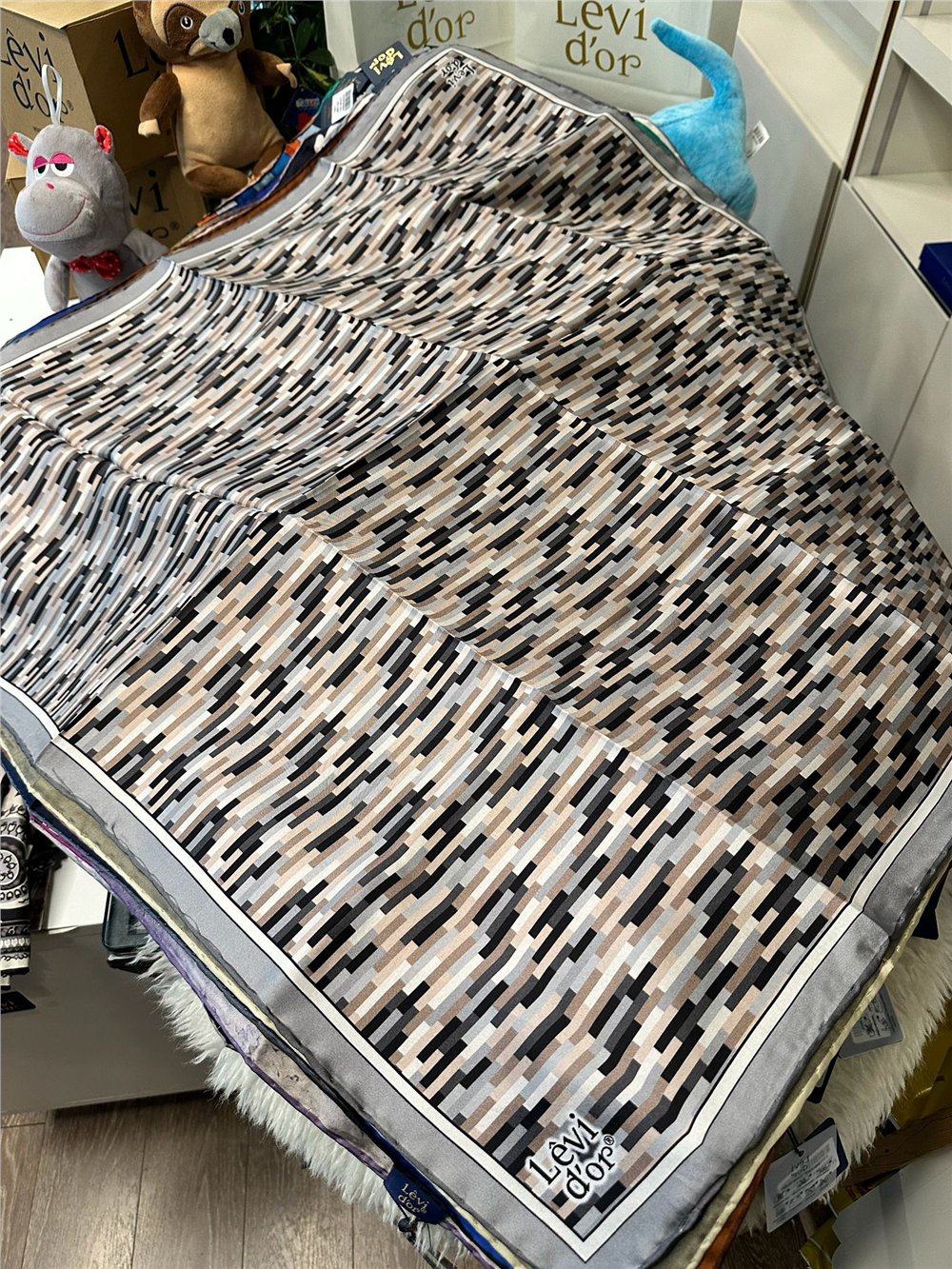 LEVİDOR % 100 İPEK TWİL EŞARP SON FIRSAT GRUBU