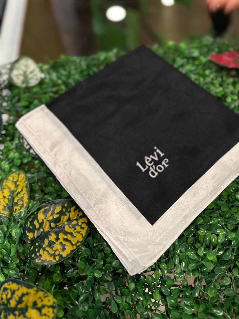 LEVİDOR -KEHRİBAR-MONOGRAM-PRAG MODAL EŞARP