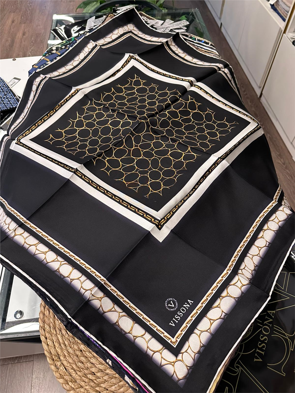 VİSSONA %100 İPEK TWİL EŞARP