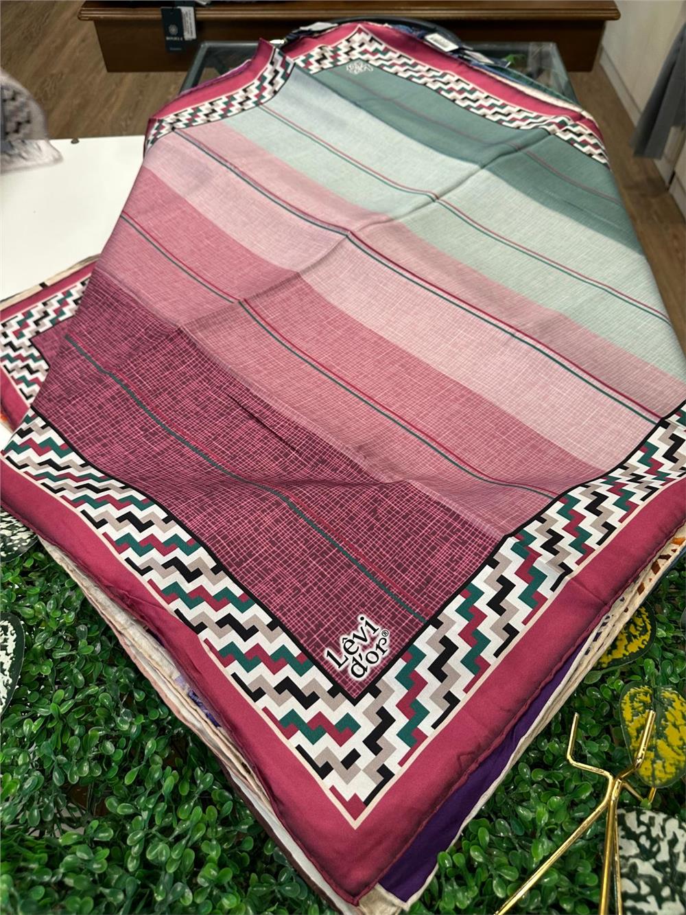 LEVİDOR ÖZEL SERİ % 100 İPEK TWİL EŞARP (NOSTALJİ)