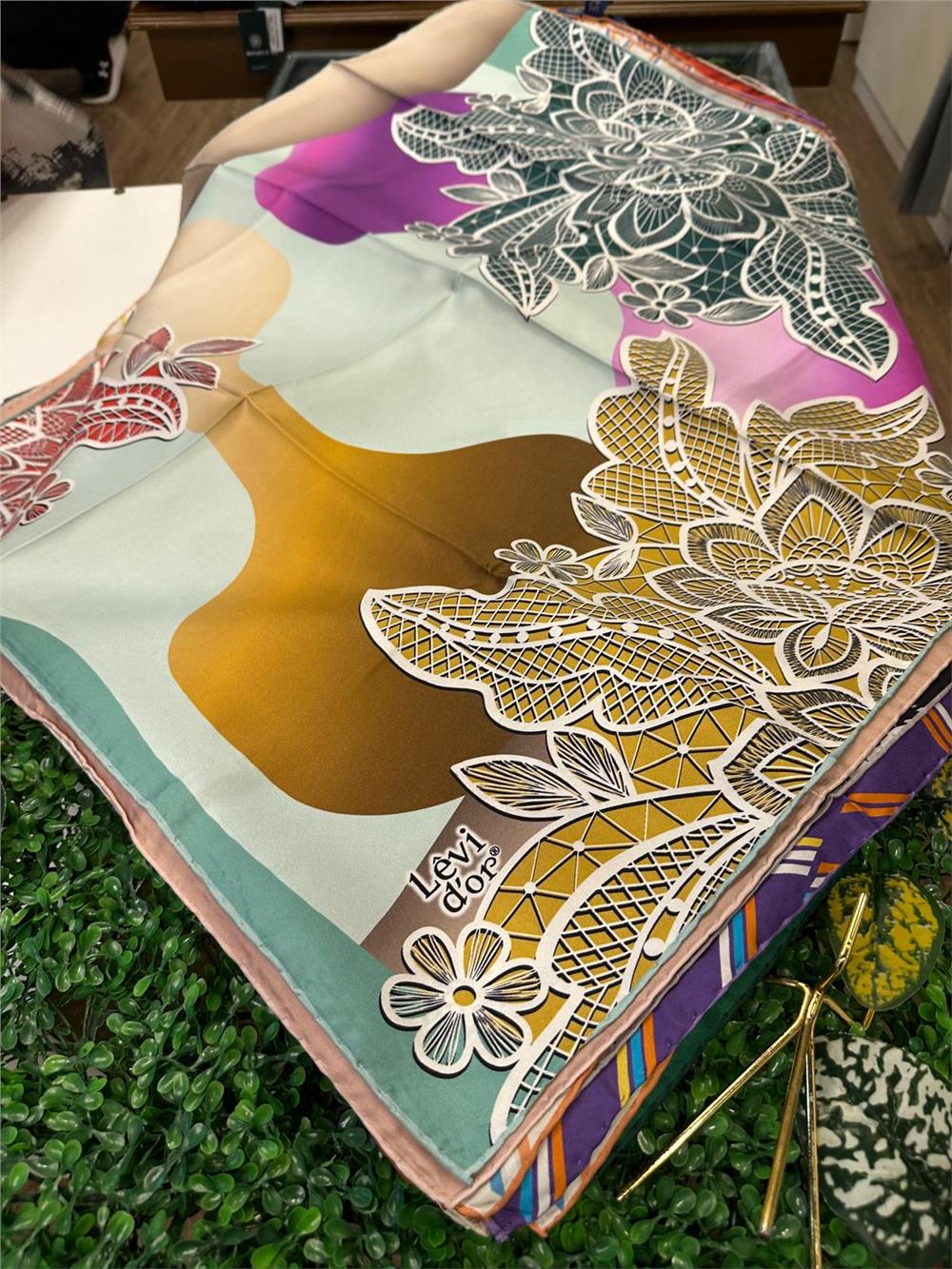 LEVİDOR ÖZEL SERİ % 100 İPEK TWİL EŞARP (NOSTALJİ)