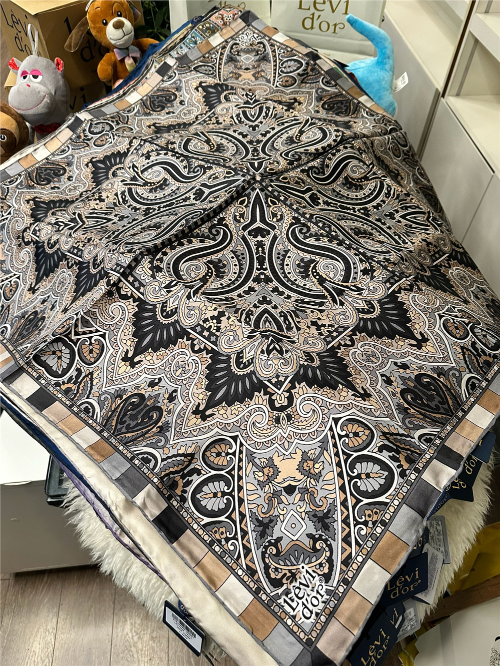 LEVİDOR % 100 İPEK TWİL EŞARP SON FIRSAT GRUBU