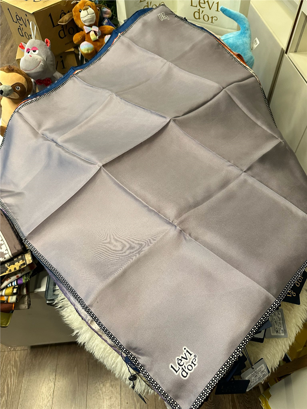 LEVİDOR % 100 İPEK TWİL EŞARP SON FIRSAT GRUBU