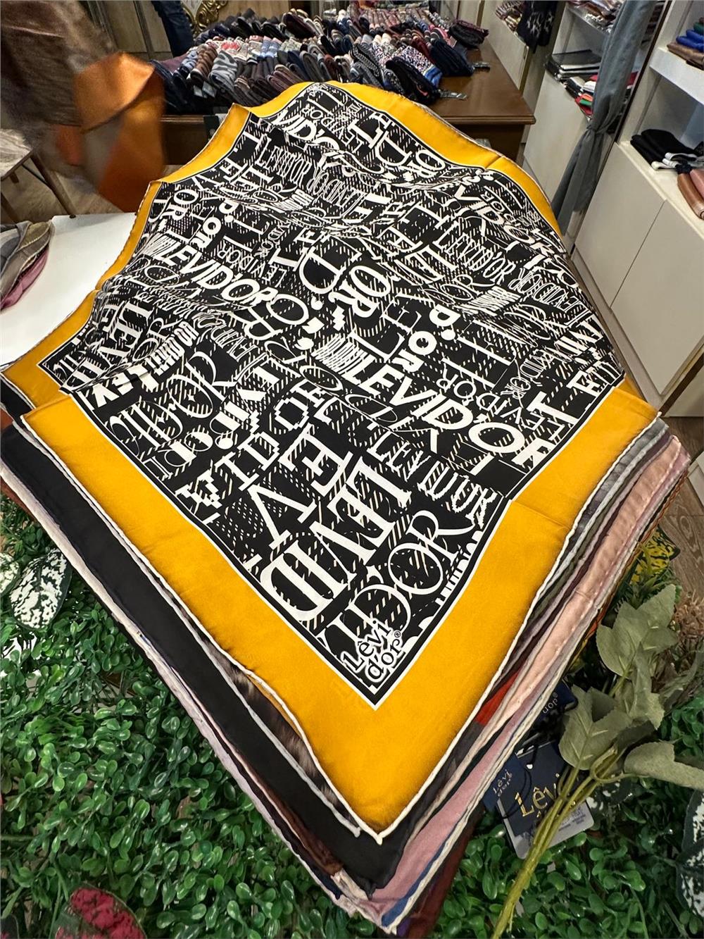 LEVİDOR ÖZEL SERİ % 100 İPEK TWİL EŞARP (NOSTALJİ)