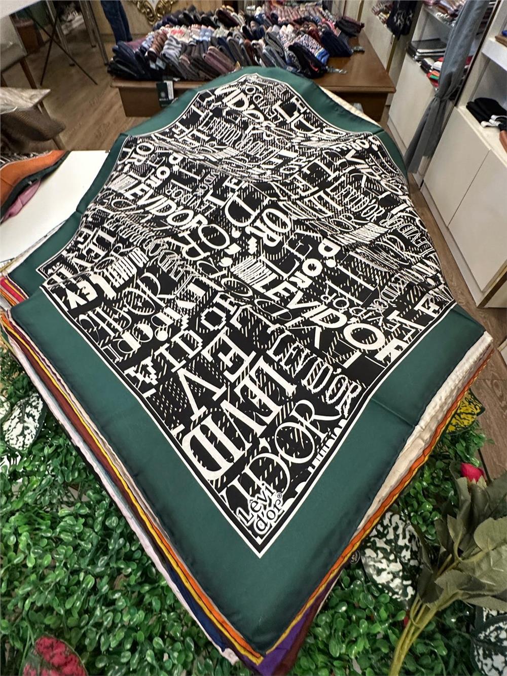 LEVİDOR ÖZEL SERİ % 100 İPEK TWİL EŞARP (NOSTALJİ)