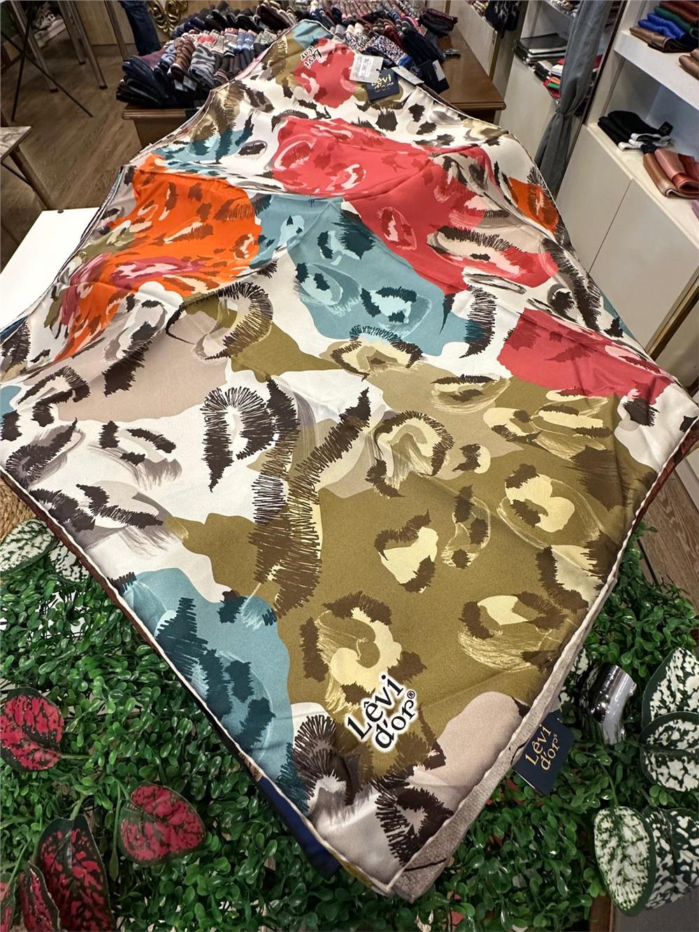 LEVİDOR ÖZEL SERİ % 100 İPEK TWİL EŞARP (NOSTALJİ)