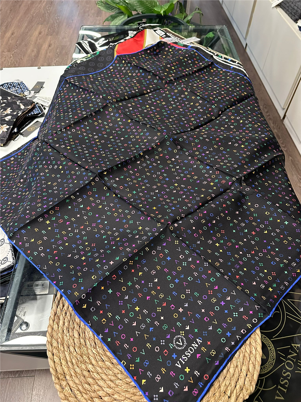 VİSSONA %100 İPEK TWİL EŞARP