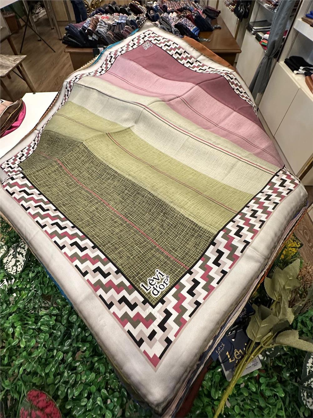 LEVİDOR ÖZEL SERİ % 100 İPEK TWİL EŞARP (NOSTALJİ)