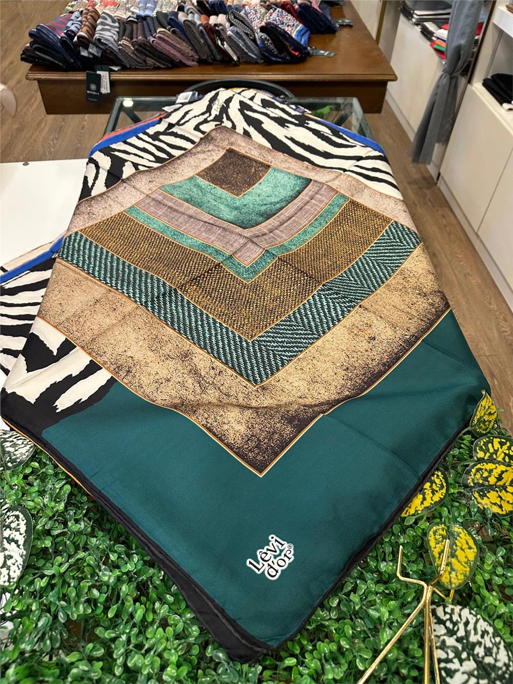 LEVİDOR ÖZEL SERİ % 100 İPEK TWİL EŞARP (NOSTALJİ)