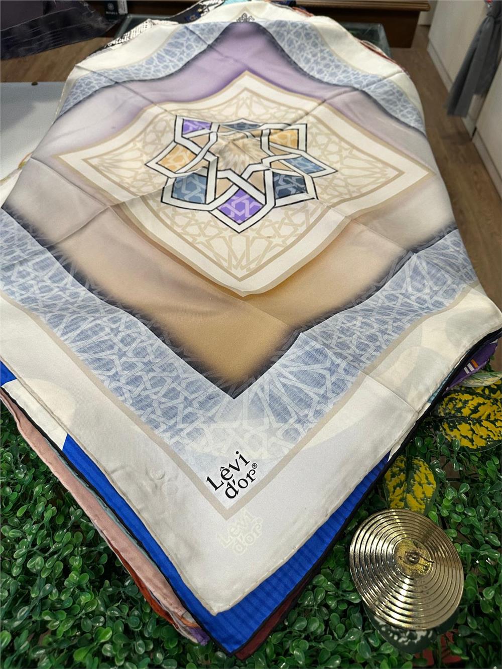 LEVİDOR ÖZEL SERİ % 100 İPEK TWİL EŞARP (NOSTALJİ)