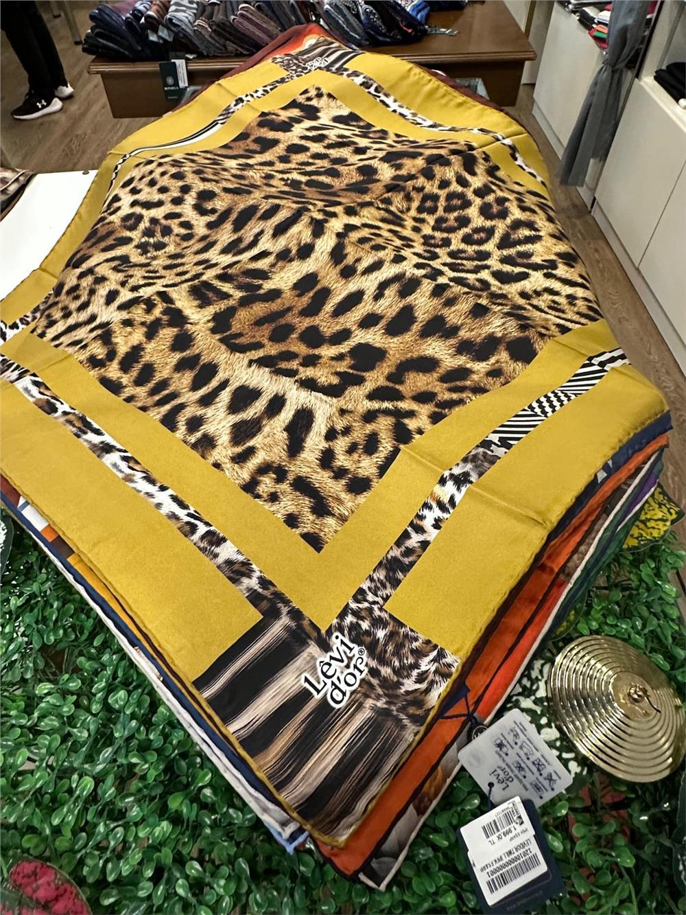 LEVİDOR ÖZEL SERİ % 100 İPEK TWİL EŞARP (NOSTALJİ)