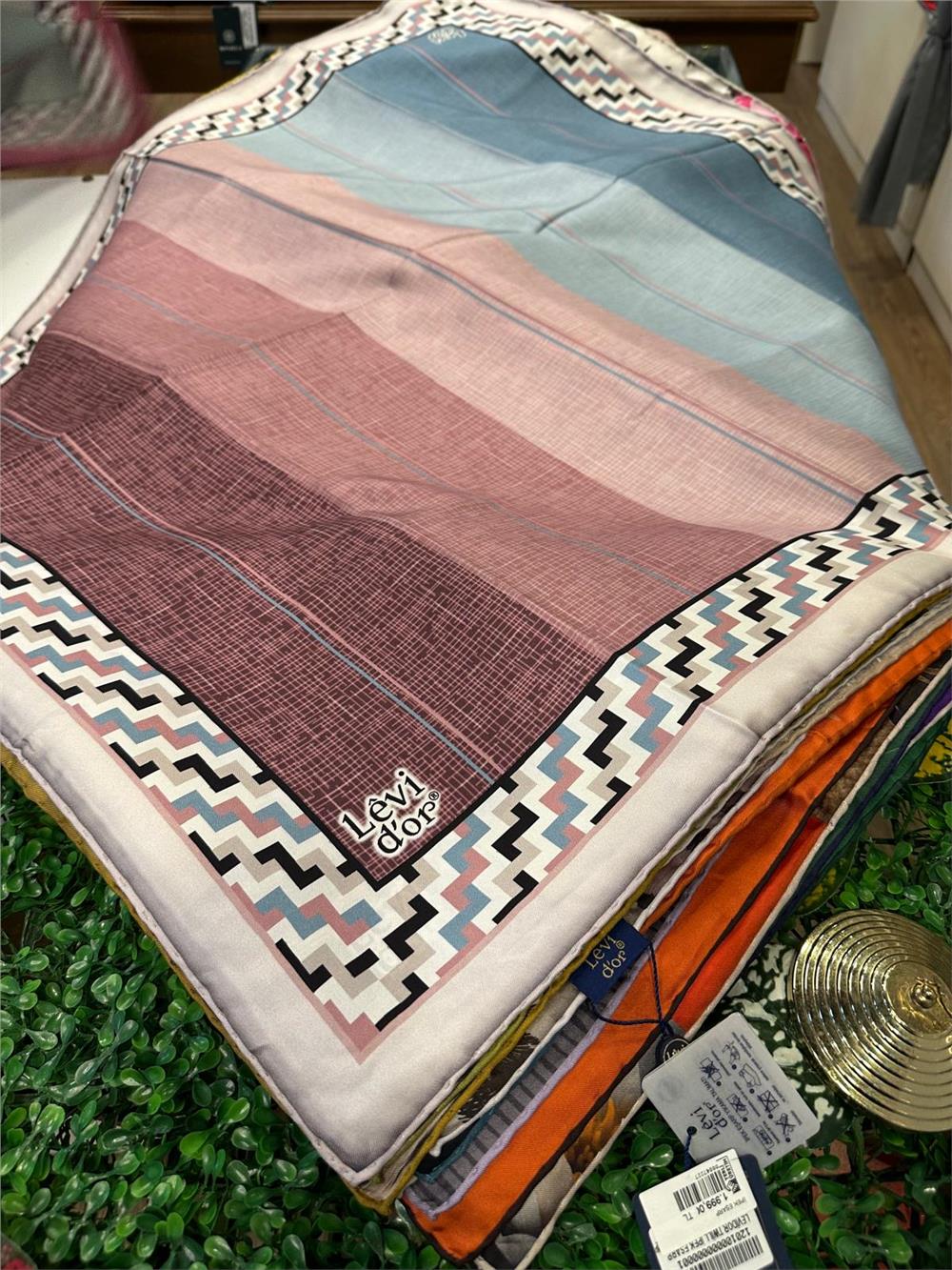 LEVİDOR ÖZEL SERİ % 100 İPEK TWİL EŞARP (NOSTALJİ)