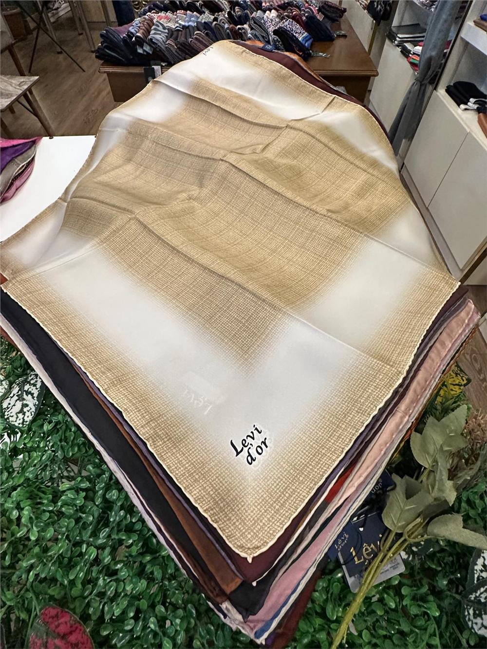 LEVİDOR ÖZEL SERİ % 100 İPEK TWİL EŞARP (NOSTALJİ)