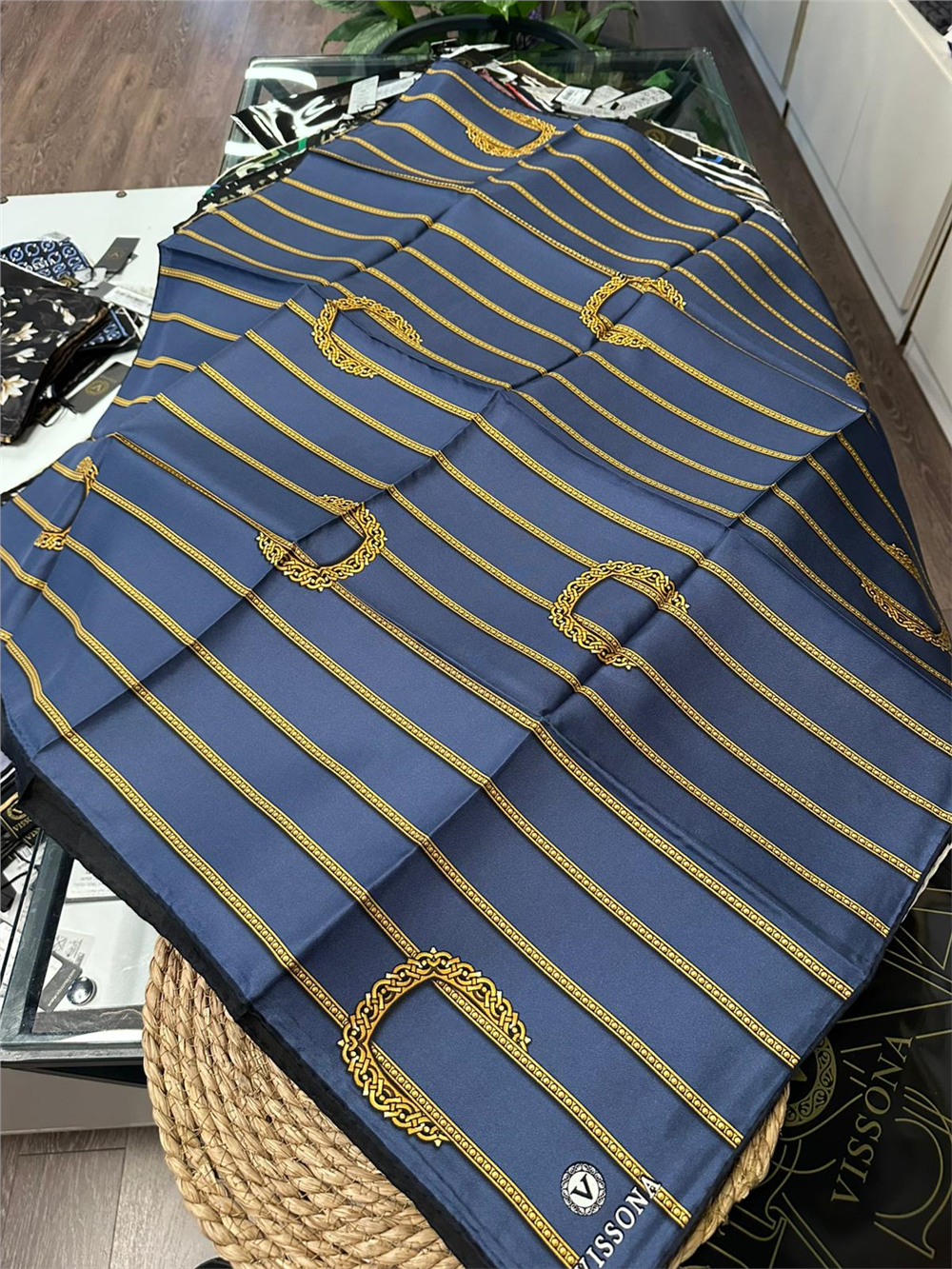 VİSSONA %100 İPEK TWİL EŞARP