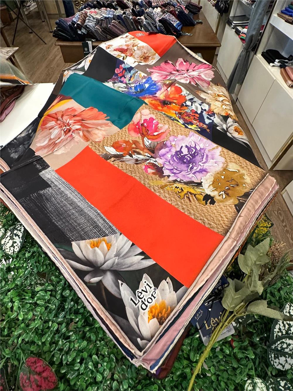 LEVİDOR ÖZEL SERİ % 100 İPEK TWİL EŞARP (NOSTALJİ)