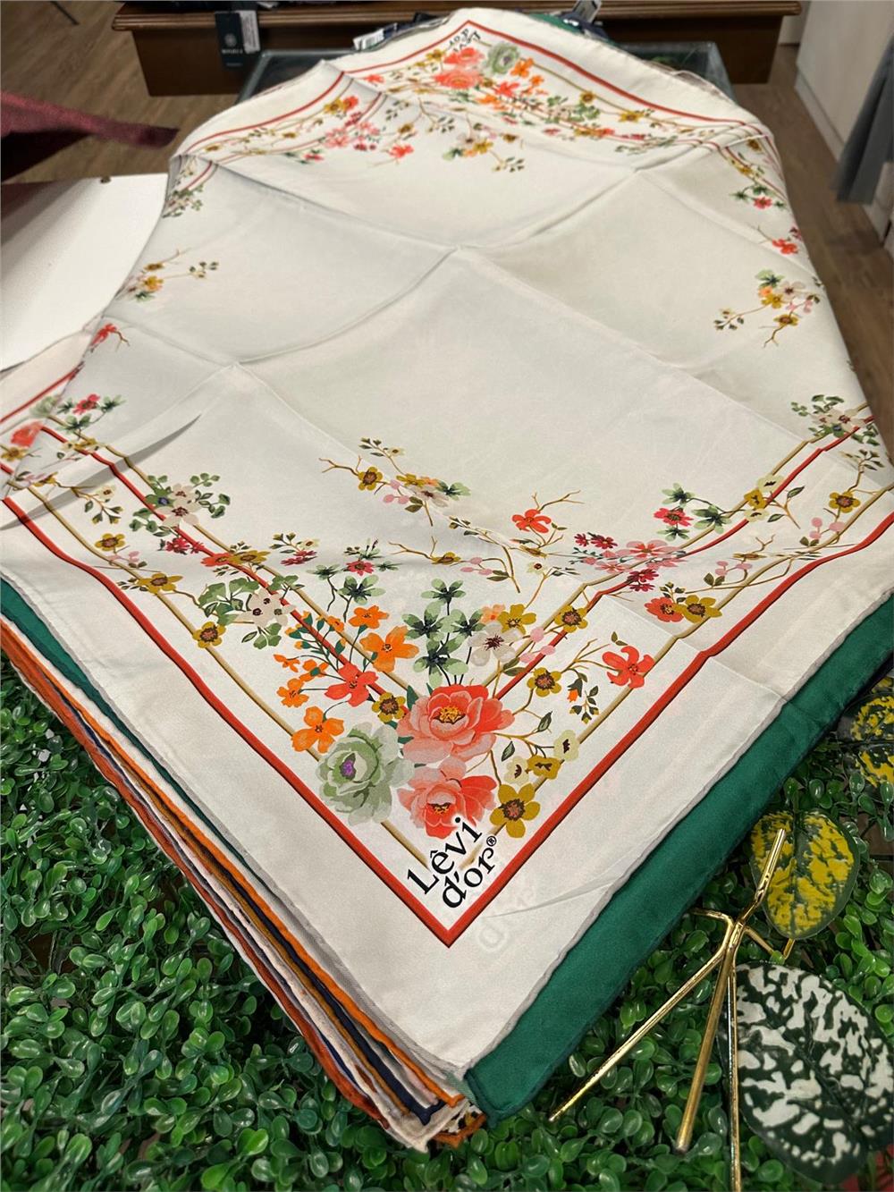 LEVİDOR ÖZEL SERİ % 100 İPEK TWİL EŞARP (NOSTALJİ)