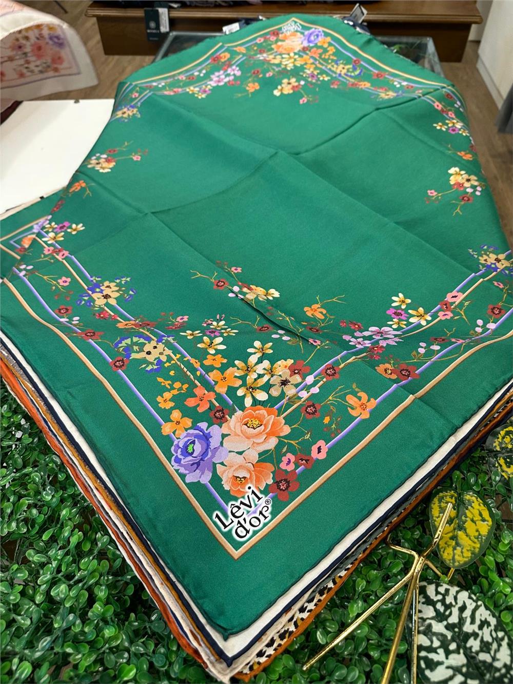 LEVİDOR ÖZEL SERİ % 100 İPEK TWİL EŞARP (NOSTALJİ)