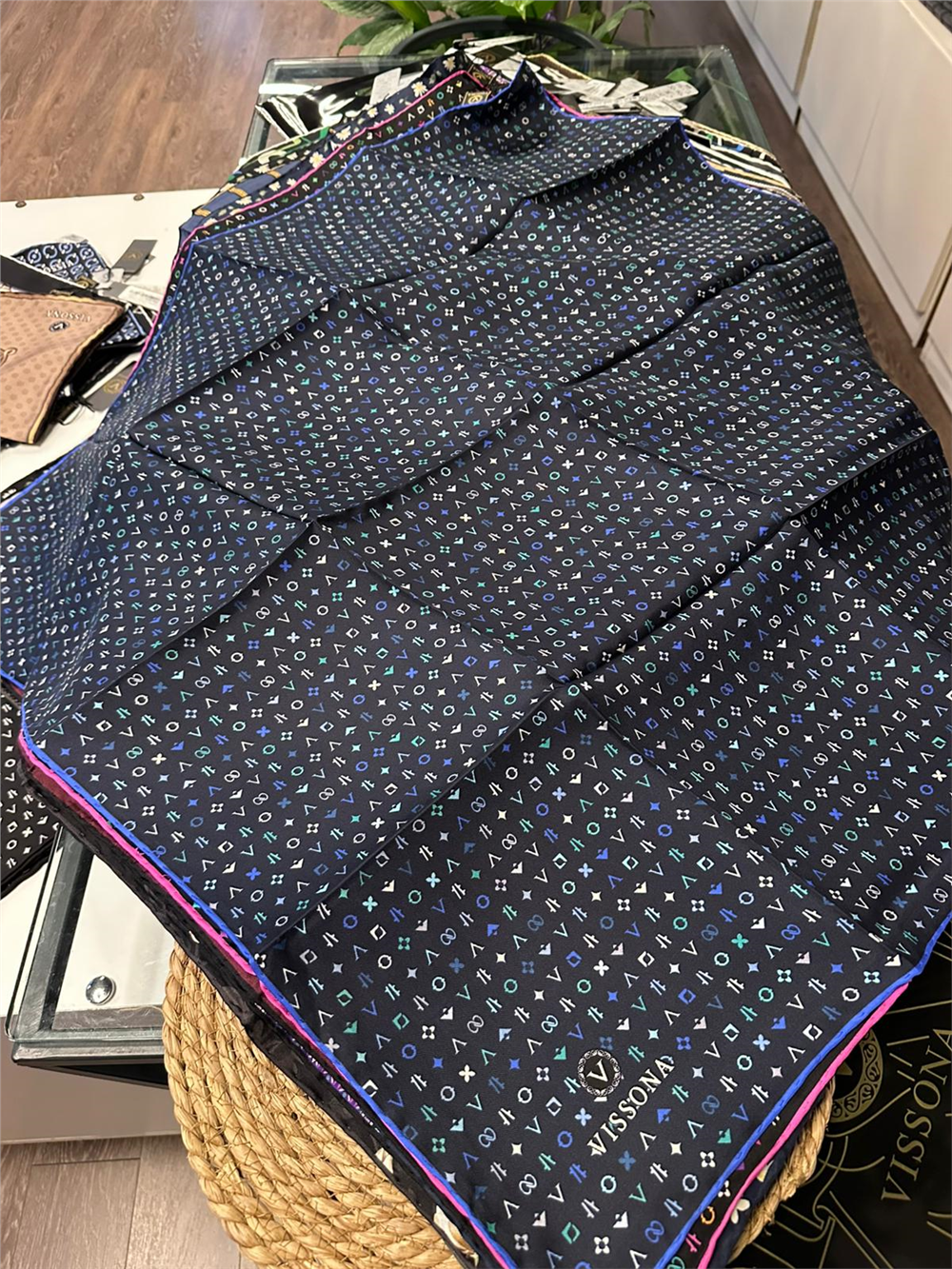 VİSSONA %100 İPEK TWİL EŞARP