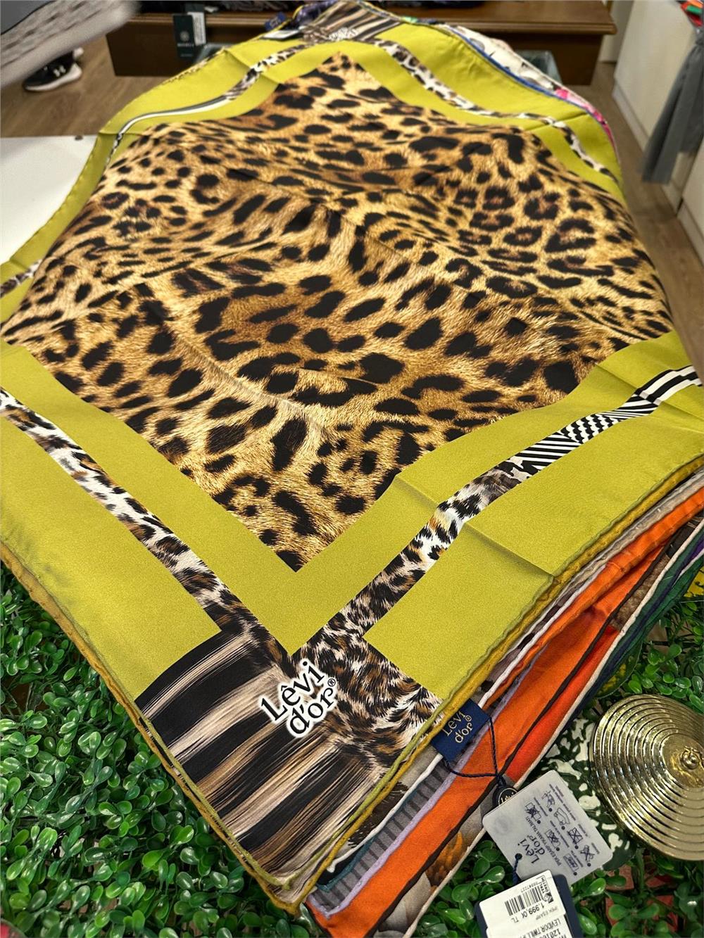 LEVİDOR ÖZEL SERİ % 100 İPEK TWİL EŞARP (NOSTALJİ)