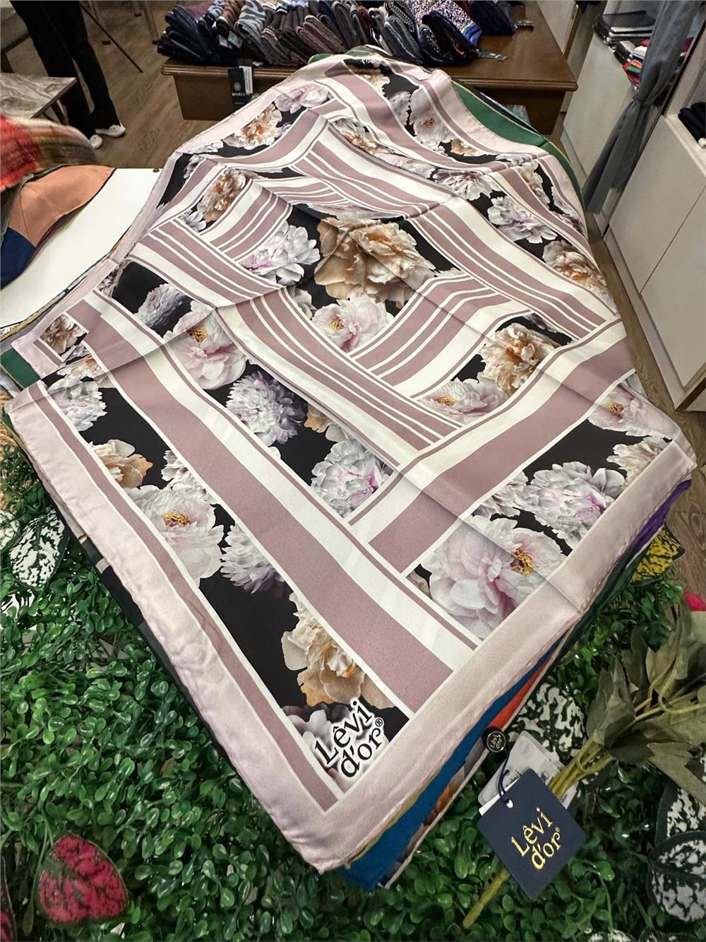 LEVİDOR ÖZEL SERİ % 100 İPEK TWİL EŞARP (NOSTALJİ)