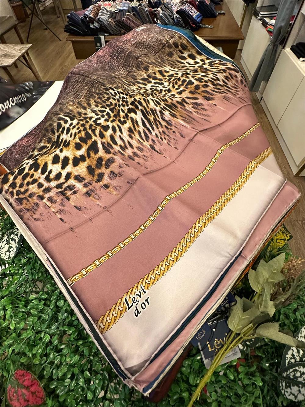 LEVİDOR ÖZEL SERİ % 100 İPEK TWİL EŞARP (NOSTALJİ)